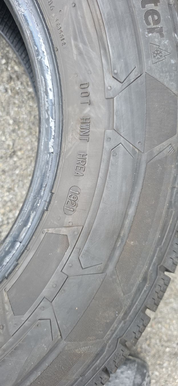 Pneus & Kompletträder: Winterpneu 215/70/R15C M+S – Gebraucht aus herzogenbuchsee von jamma01 3