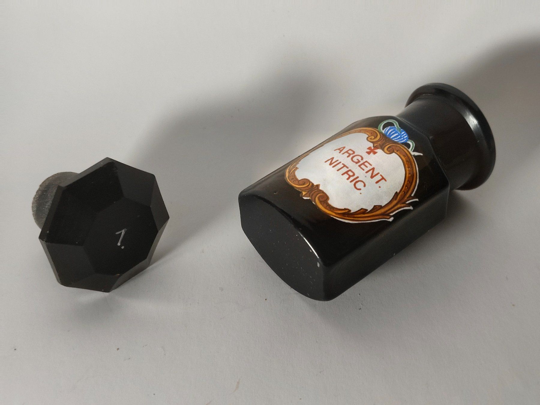 Accessori da laboratorio: Apothekerflasche ARGENT. NITRIC. Um 1900 8cm – Usato da Monthey venduto da 19_karen_84 3
