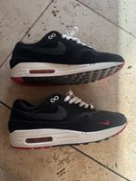 Nike Air Max 1 Turnschuhe schwarz Grösse 42.5