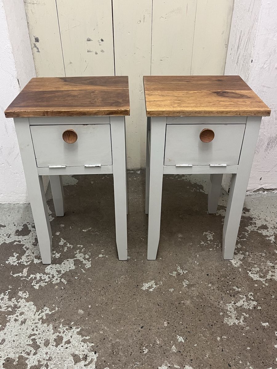 Tables de nuit: Nachttische – D'occasion à Bern par lis_vb2h