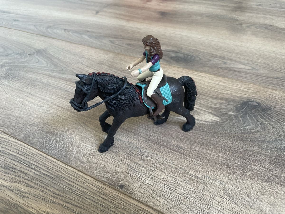 Schleich Figurines: Schleich Pferd mit Reiterin  – D'occasion à Dornach par san_s2qy