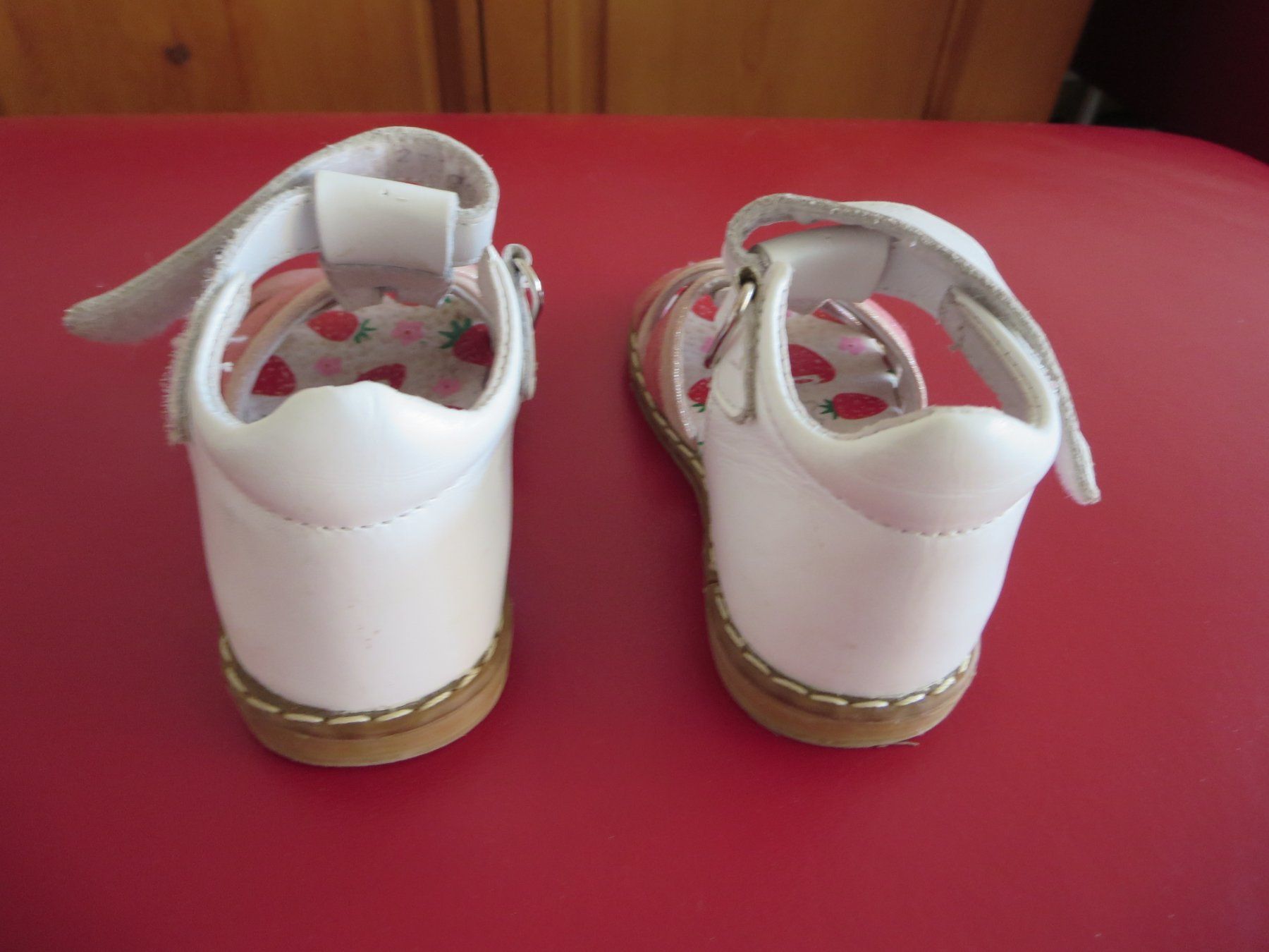 Scarpe per ragazze: Mädchen Sommer Sandale /Gr. 20 – Usato da Wallisellen venduto da Arvenstube 2