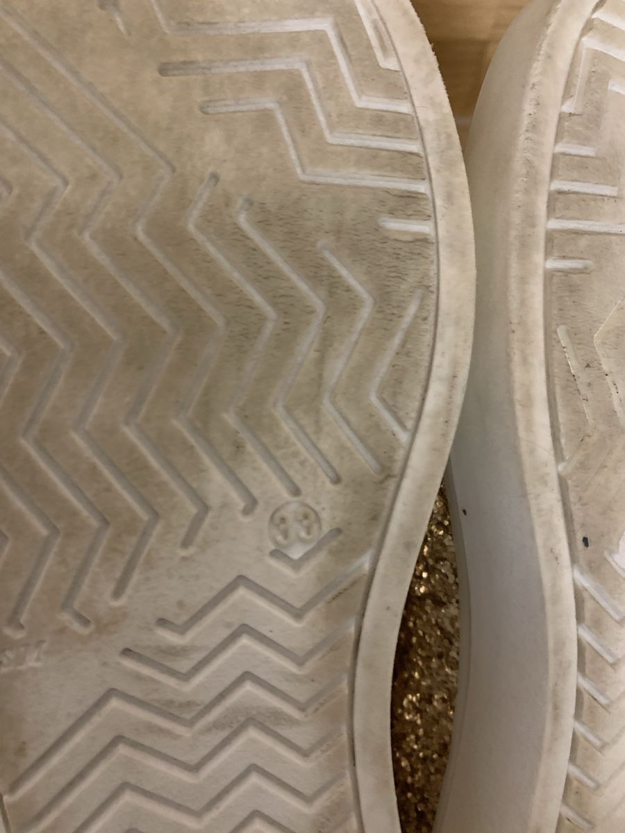 Chaussures filles: Schöne Sneakers Grösse 33 – D'occasion à Ostermundigen par des_t9vv 3