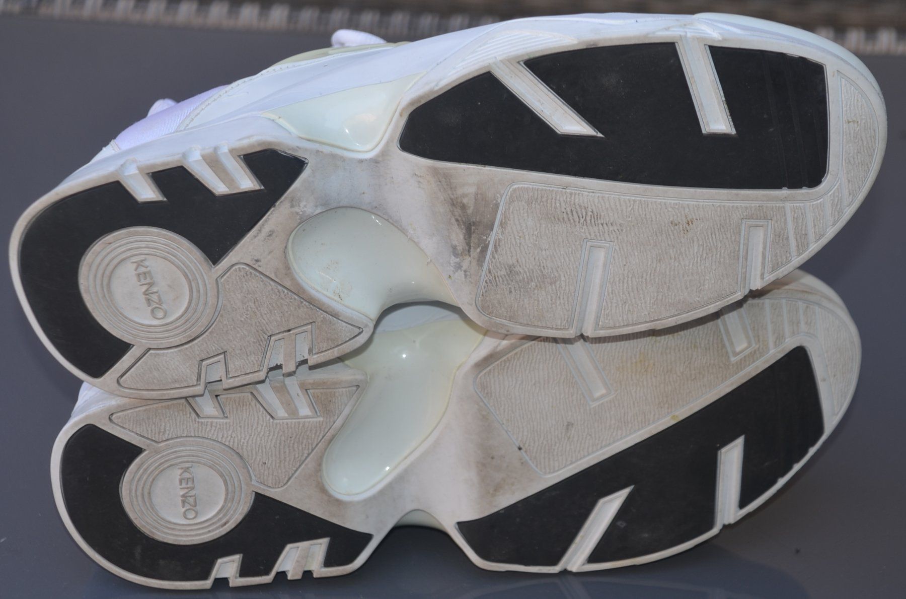 Kenzo Scarpe da uomo: Sneakers Kenzo Sonic E17 Gummy .42 – Usato da Collonges venduto da Auganien 9
