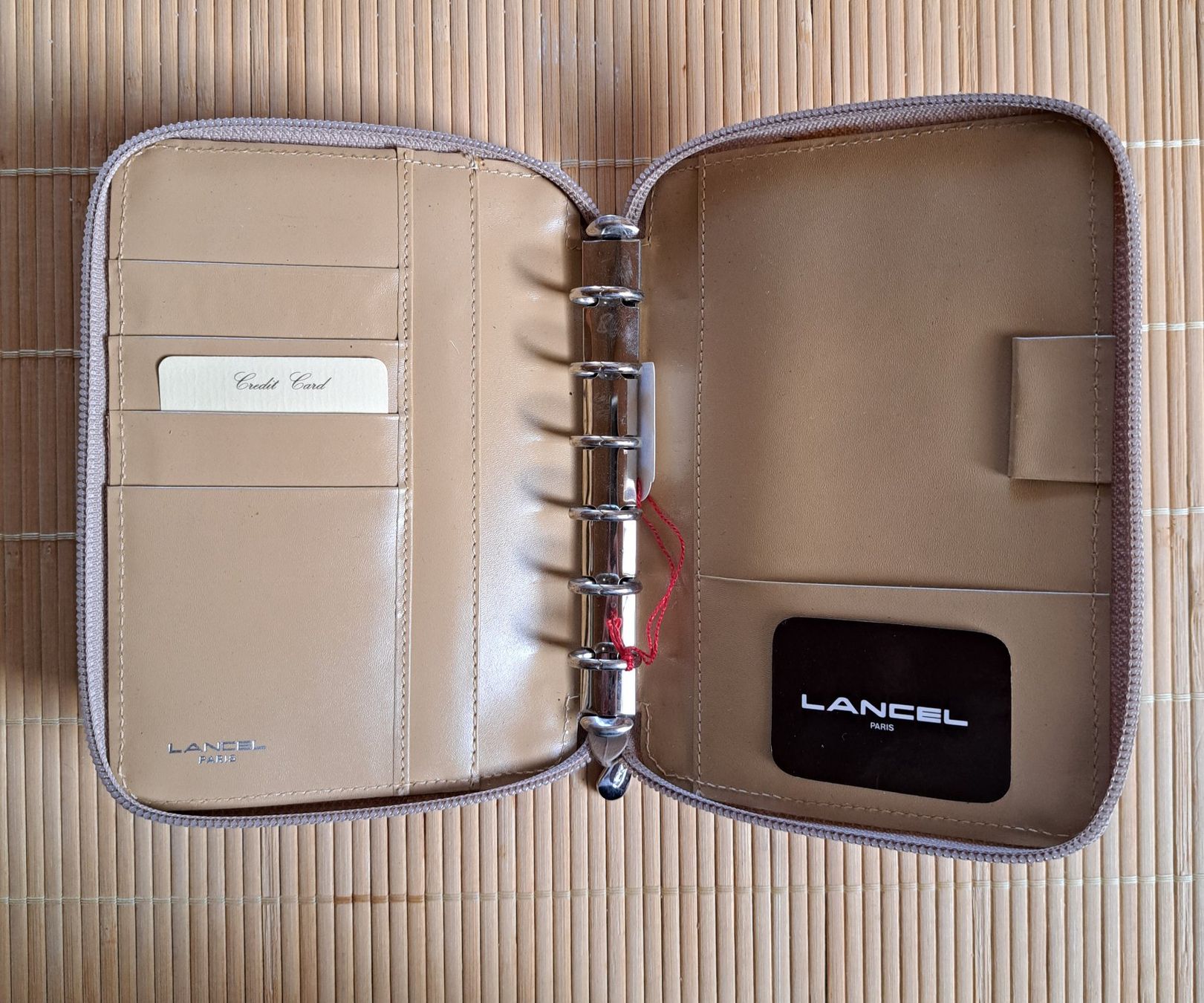 Lancel Portafogli: Agenda Lancel Beige – Usato da Le Locle venduto da Lapidary.Duc 1