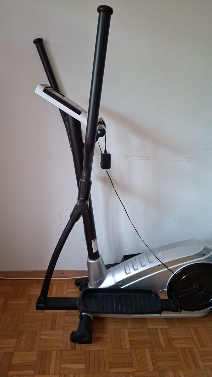 Vélos d'appartement: Crosstrainer Heimtrainer Silber guter Zustand – D'occasion à Bern par lio_f6wm 4