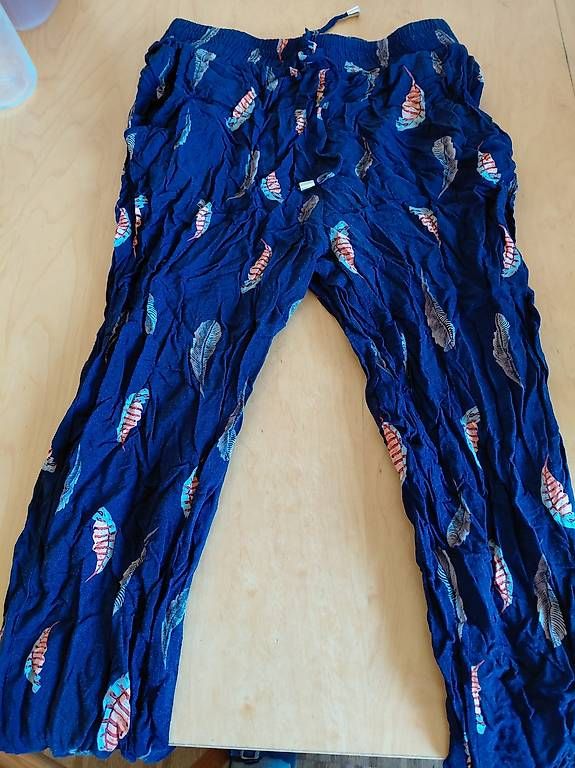 Pantaloni: 3 Sommerhosen gr. S – Usato da Ostermundigen venduto da deb1deb1 1