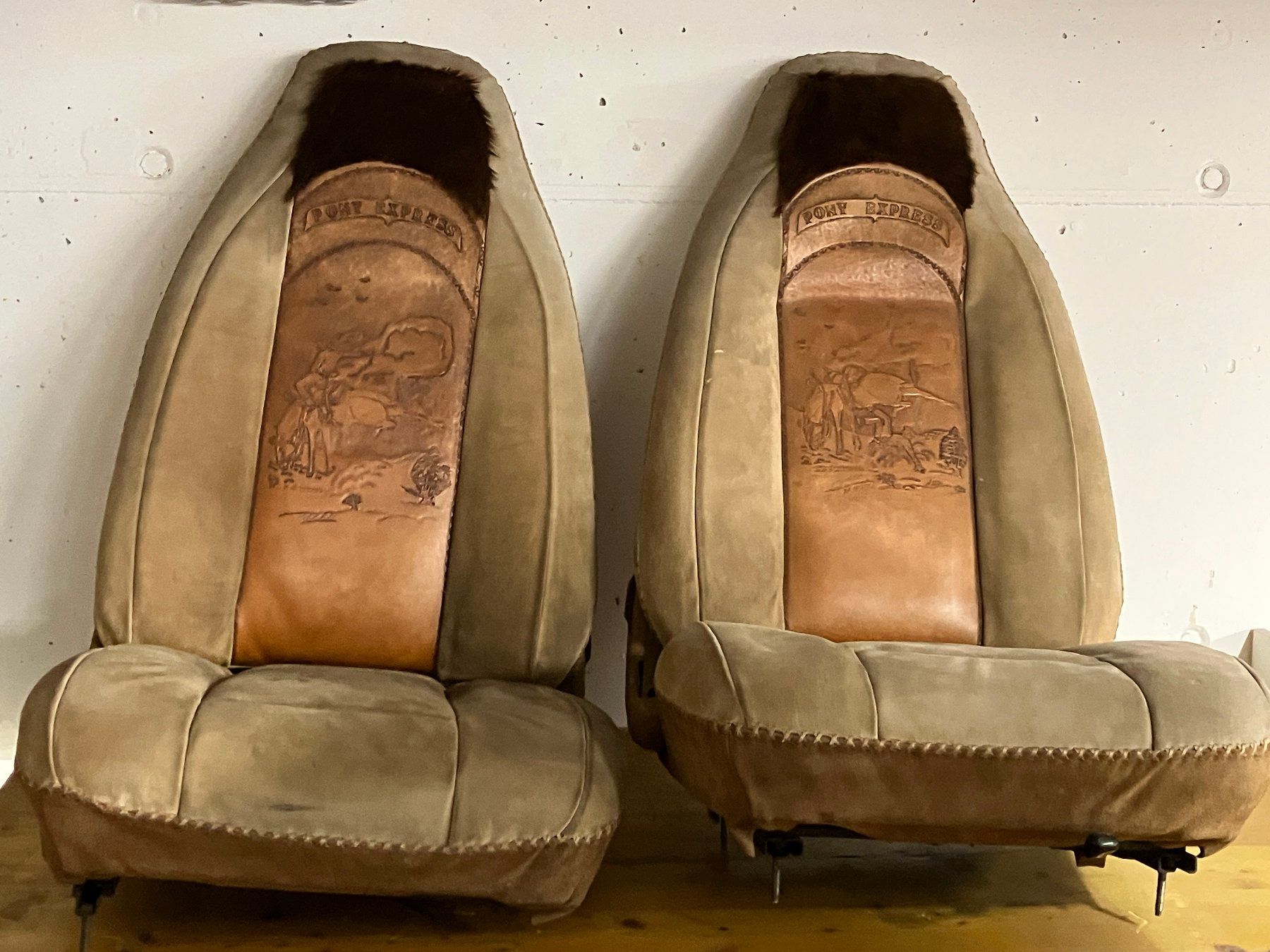 Tabourets: Autositz / Barhocker Western Style – D'occasion à Steinhausen par 351bb 4