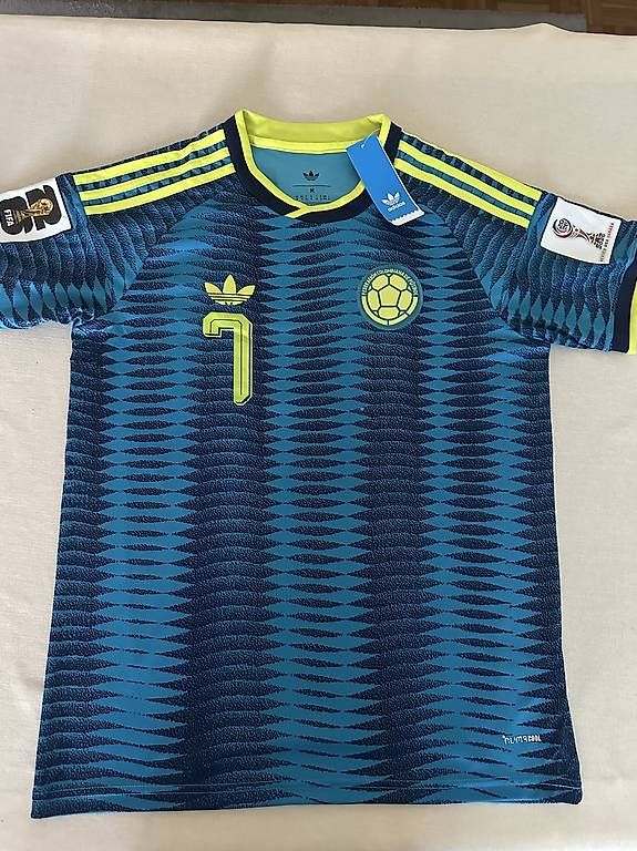 Leibchen & Hosen: Luis Diaz 7 Trikot  – Gebraucht aus Birr von KingLaki