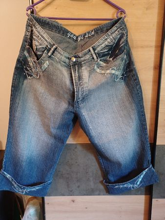 Jeans Capri Damen Grösse 50 Used Look mit Stickerei