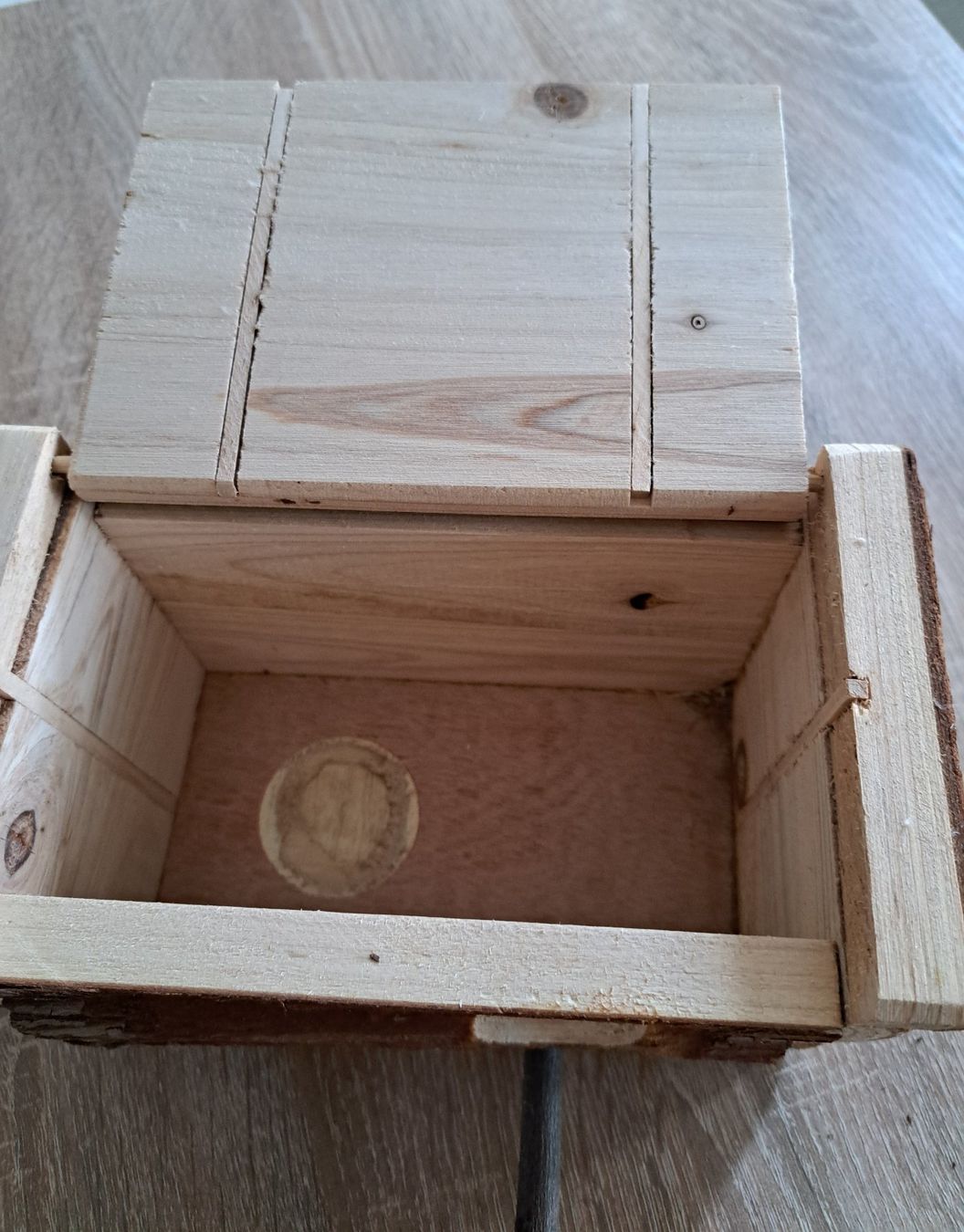 Casette per uccelli: Nistkasten/Vogelhaus – Nuovo (secondo la descrizione) da Muri AG venduto da ticino014 1