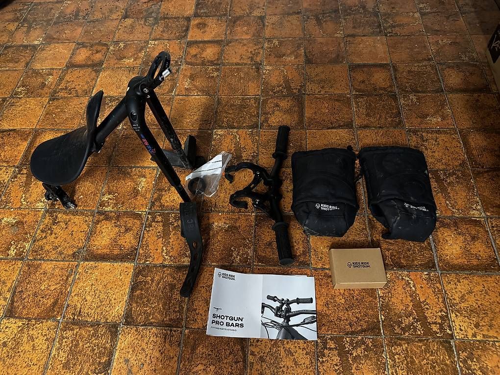 Seggiolini per auto: MacRide Kindersitz mit Zubehör – Usato da Magglingen/Macolin venduto da ellocki