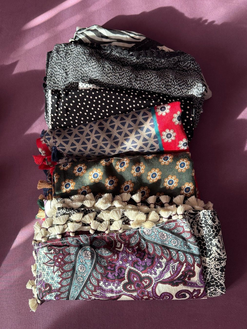 Foulards, Tücher & Schals: Lot de 16 écharpes stylés ! – Gebraucht aus Pampigny von nouveau11 1