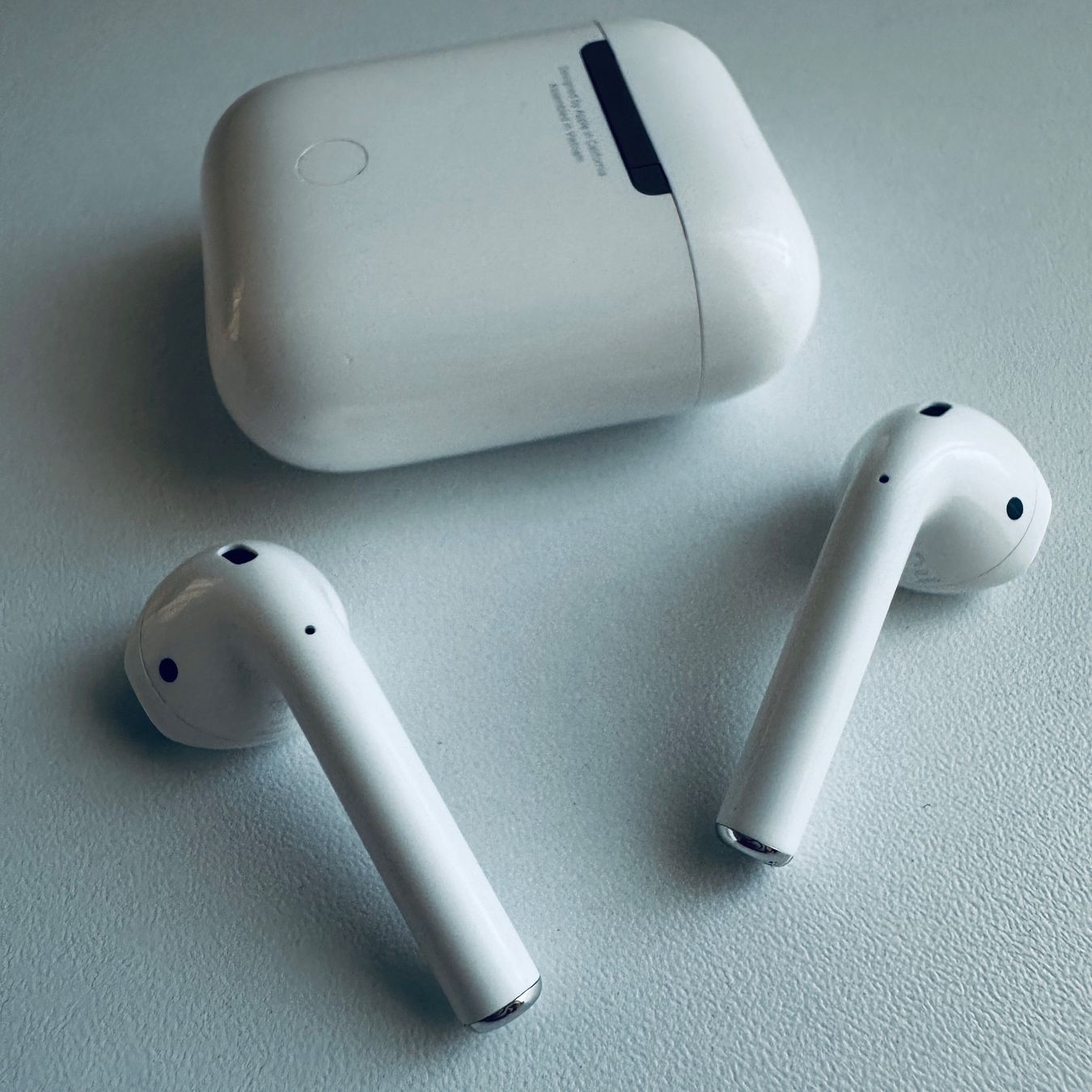Apple Cuffie: Original Apple AirPods 2 Kopfhörer Wireless Lightning Kabel – Usato da Basel venduto da MY.AIRPODS.SHOP 5