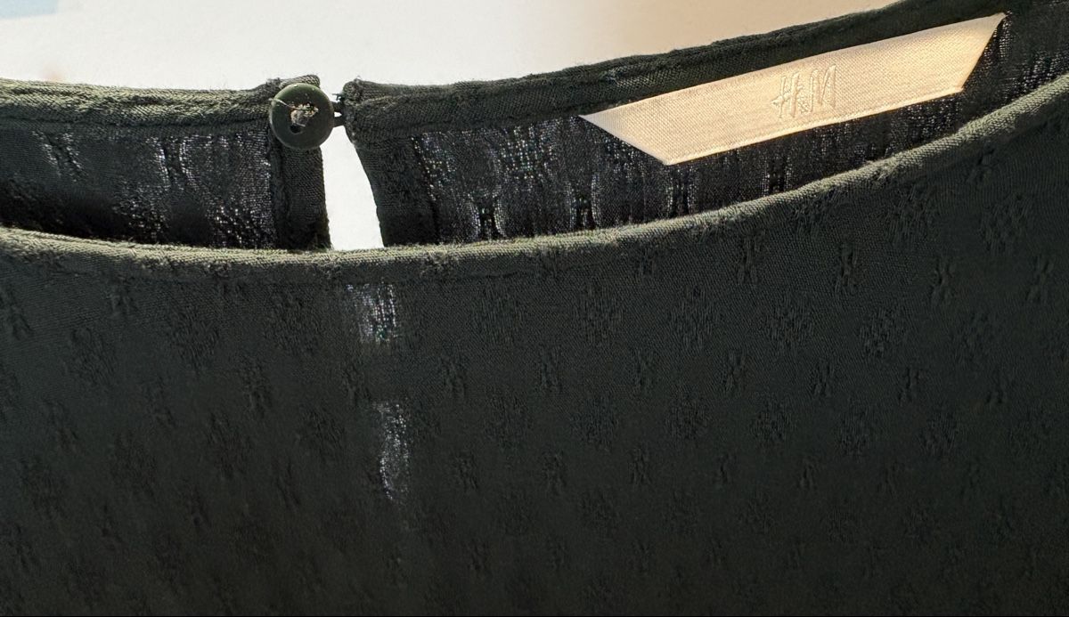 H&M Camicette: Edle, dunkelgrüne Bluse mit langen Ärmeln, Grösse M – Usato da Hinwil venduto da charlietango 4