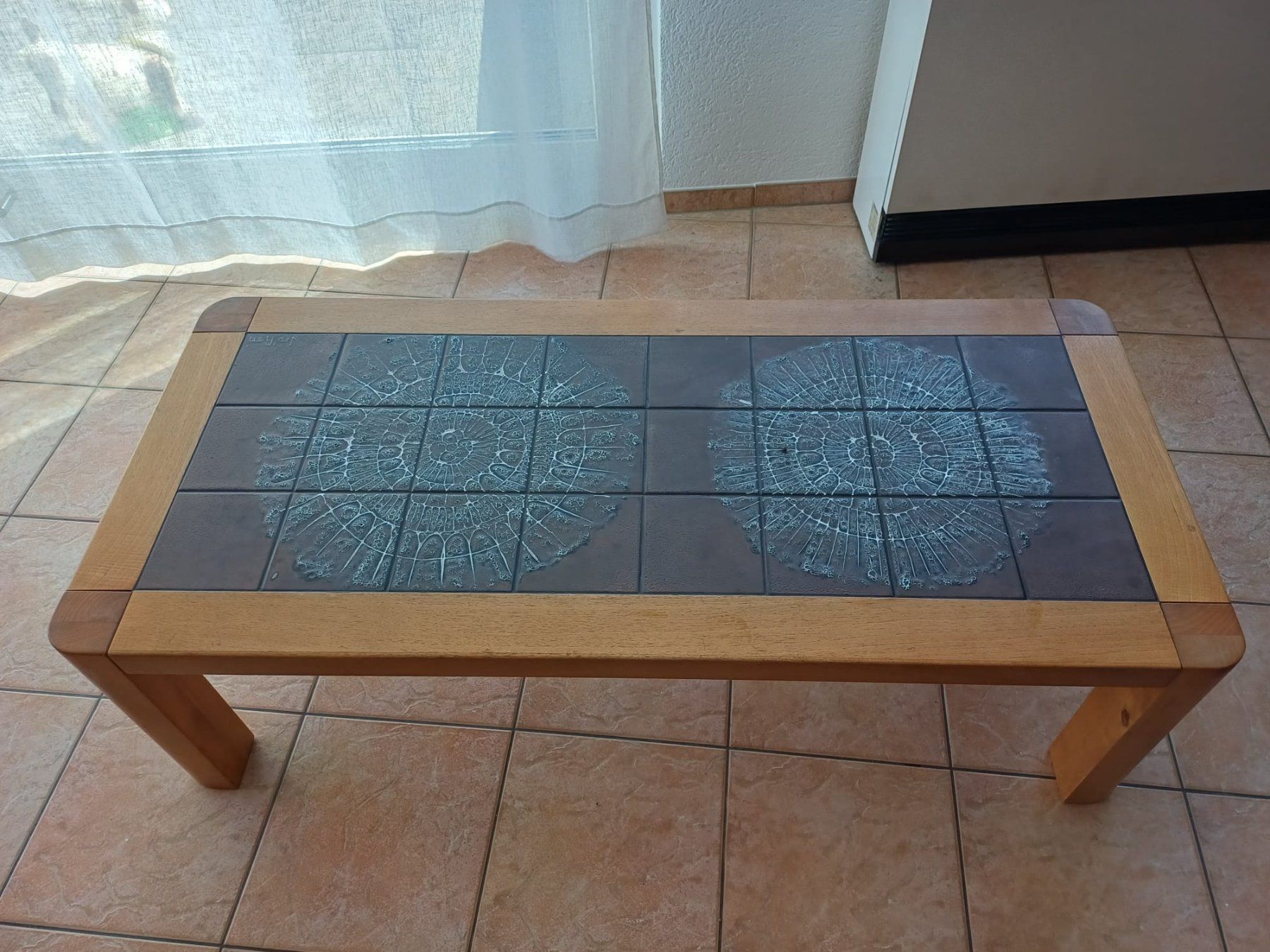 Tavoli: Salontisch mit Keramikplatten – Usato da Oberdiessbach venduto da Calippa