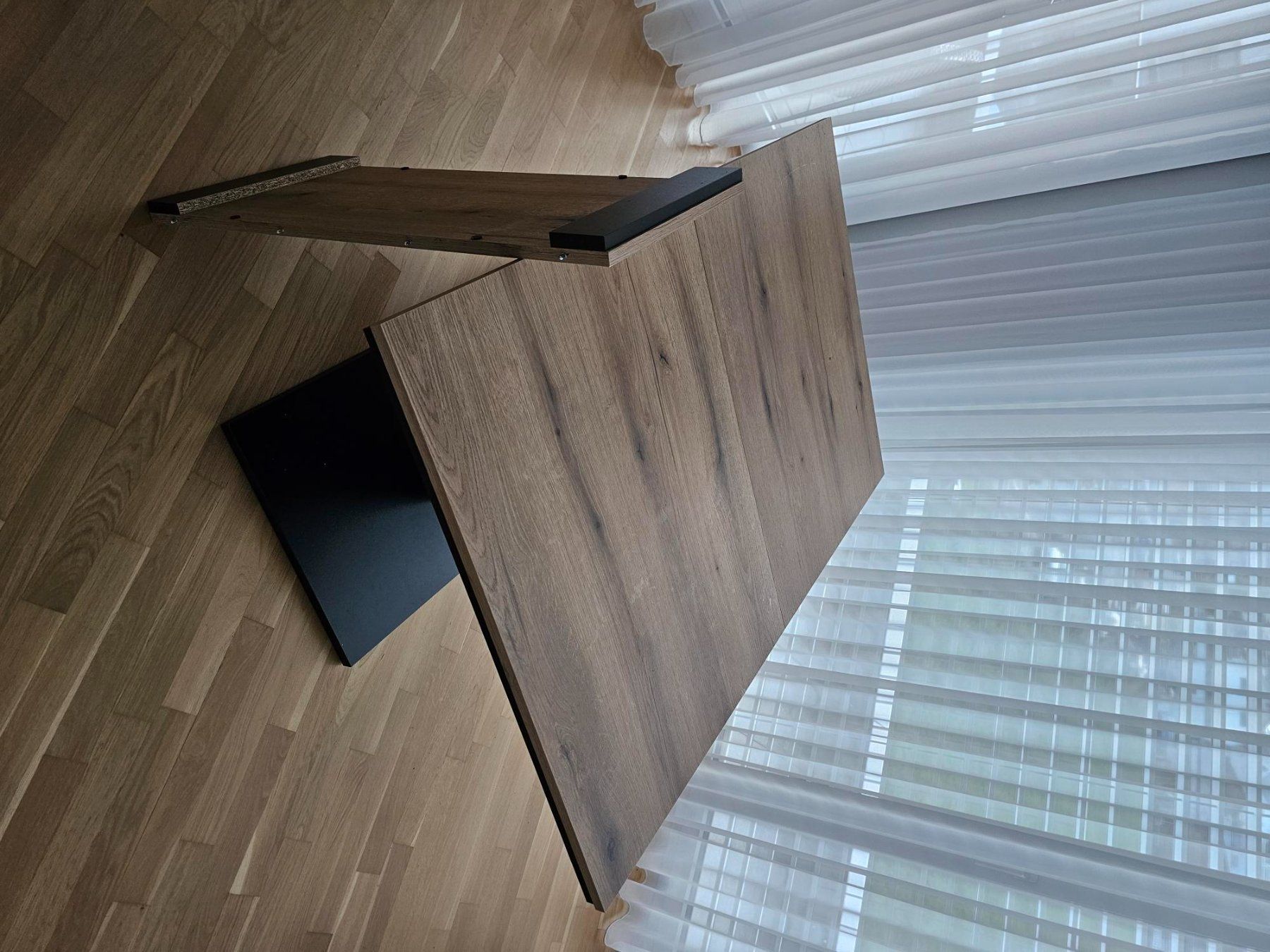 Tables: Tisch Lucy Dekor Eiche Evoke, schwarz, gebraucht – D'occasion à Brunnen par ble_w7lp 2