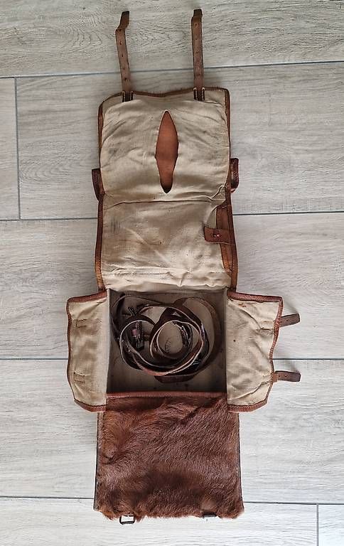Zaini: Original antiker Schweizer Affranzen - Fellrucksack – Usato da Staffelbach venduto da MrMH 2