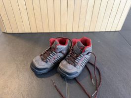 Adidas Kinderschuhe Wanderschuhe grau rot 21