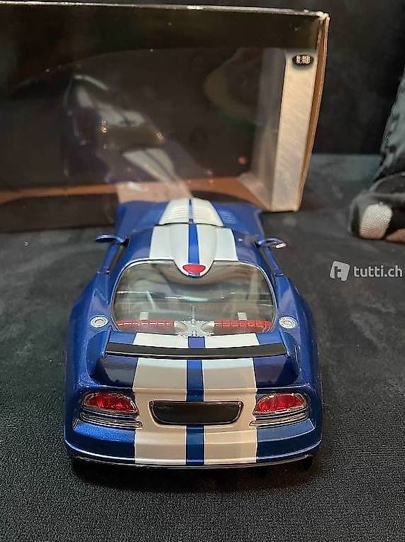 Hot Wheels Modellautos: Dodge Viper GTS-R Concept Modellauto 1:18 HotWheels – Gebraucht aus Möhlin von  3