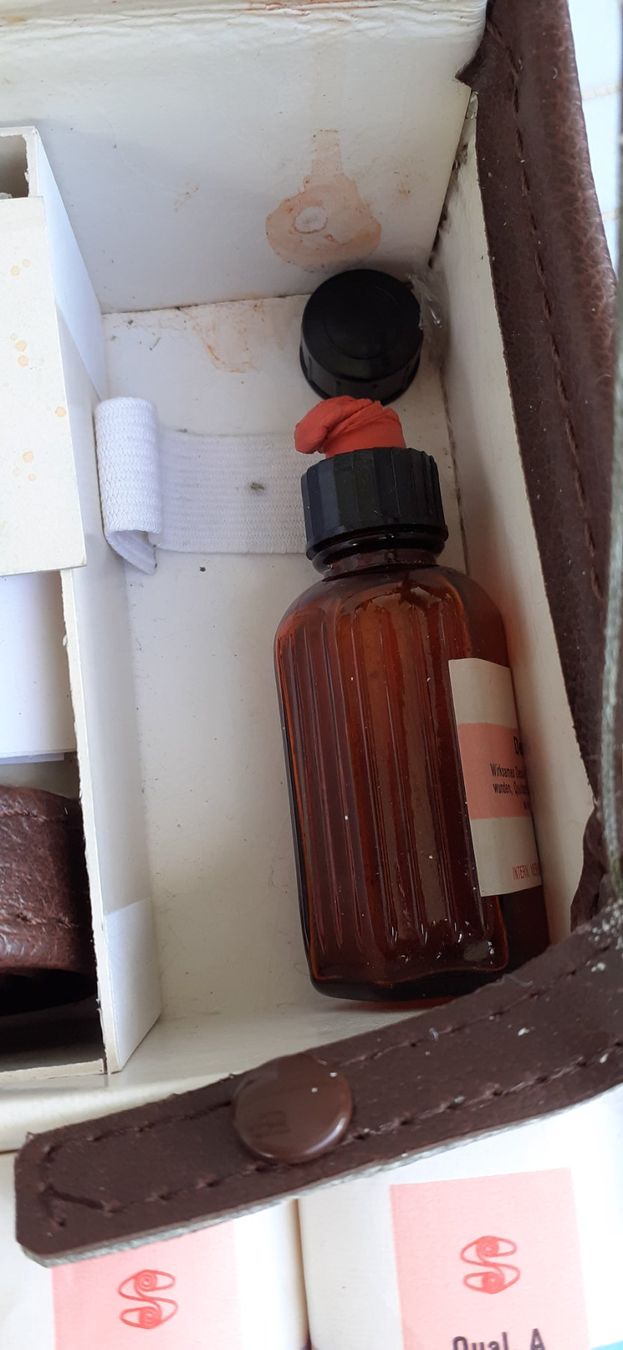 Kit di pronto soccorso: Reiseapotheke 1950er – Usato da Mörschwil venduto da antiksalon 7