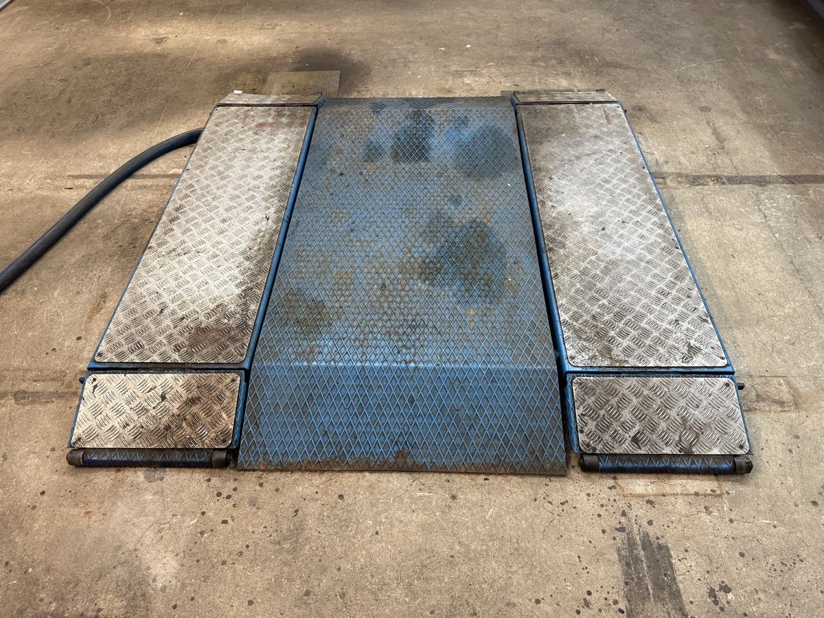 Piattaforme elevatrici & Crick: Autolift ESA OMCN 3000kg – Usato da Bettlach venduto da mehr86 5