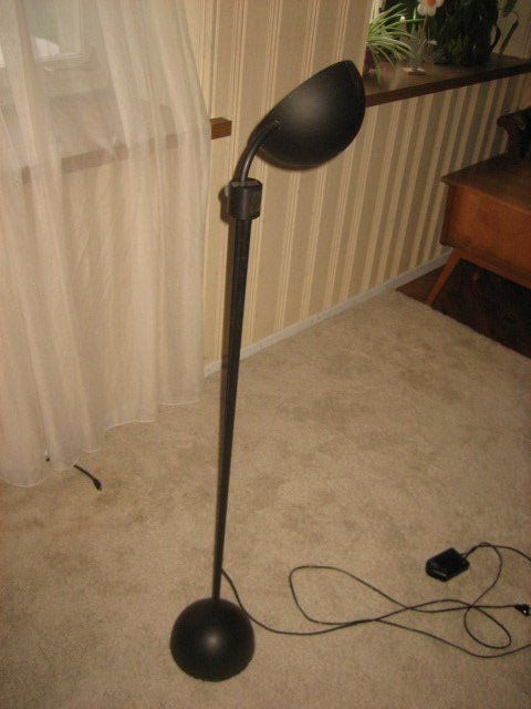 Lampade: Stehlampe höhenverstellbar schwarz – Usato da Winterthur venduto da pf02 1