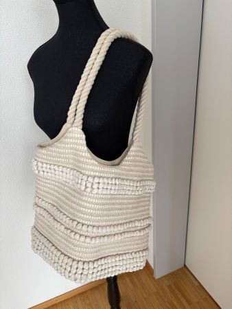 Shopper creme für Sommerlook