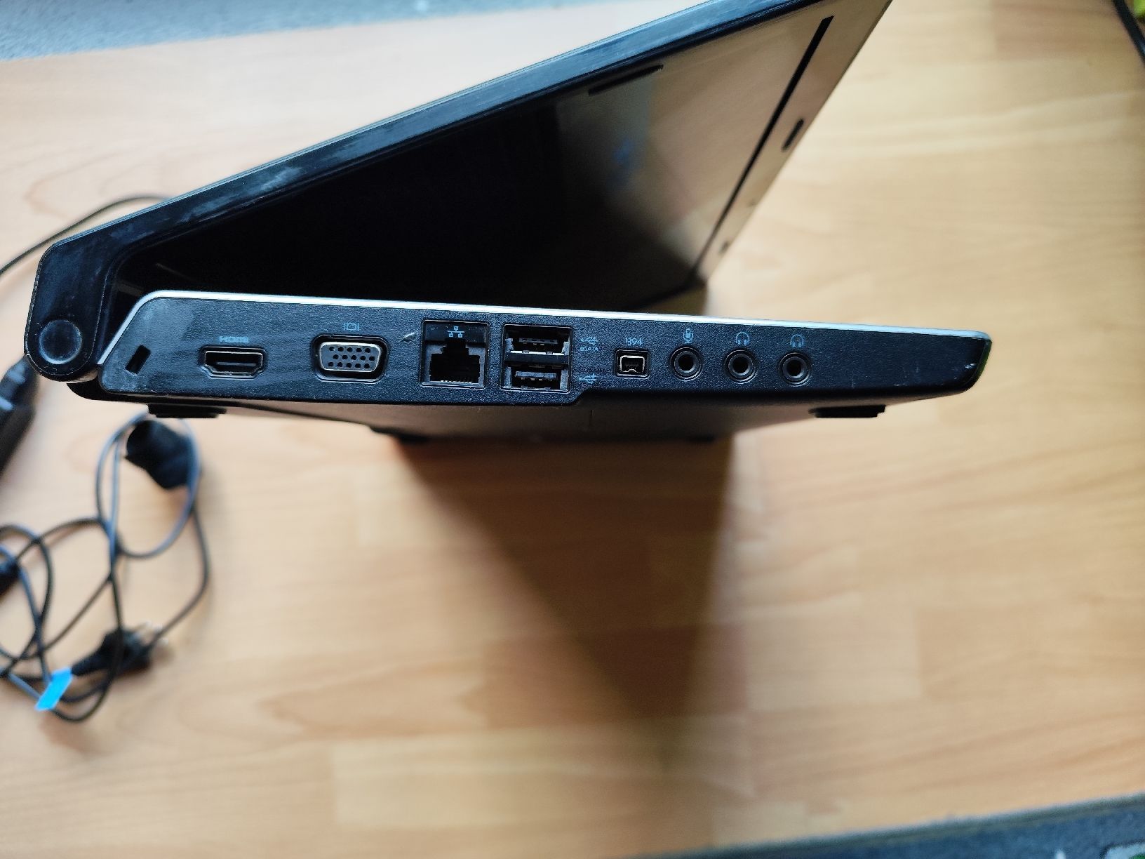 Dell Notebooks: Dell Laptop mit Windows 11 – Defekt aus Wangs von Chli0 4