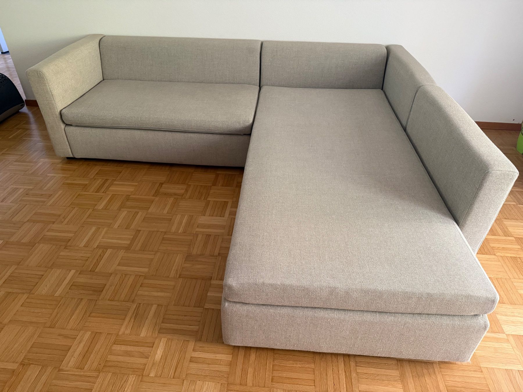Sofas: Ecksofa grau mit Bettfunktion und Stauraum – Gebraucht aus Wetzikon ZH von jaleanine