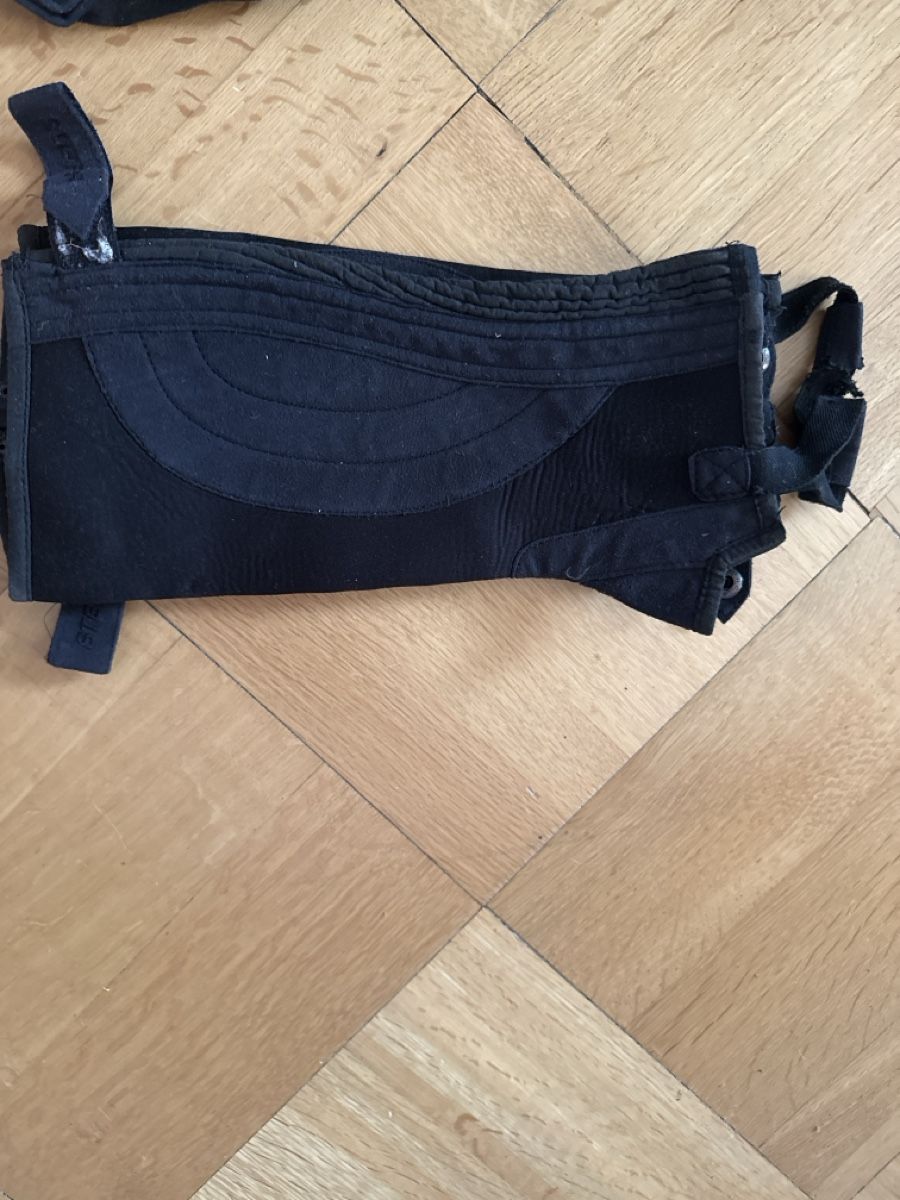 Lotti di vestiti: Reitkosen & Chaps Kinder – Usato da Zürich venduto da cinnamonis 1