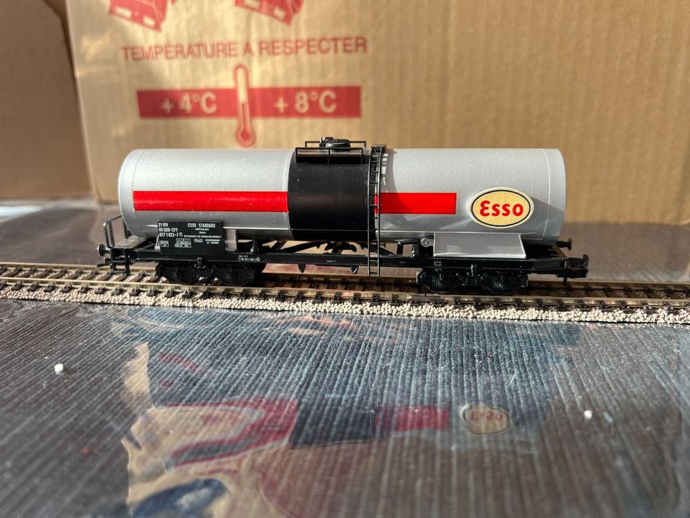Liliput H0 - O.a. 225 83 - Wagon De Marchandises Pour Trains Miniatures 4 4x Wagons Citernes A 4 Essieux Avec Impression Avia Et Bp Sbb Cff Sj