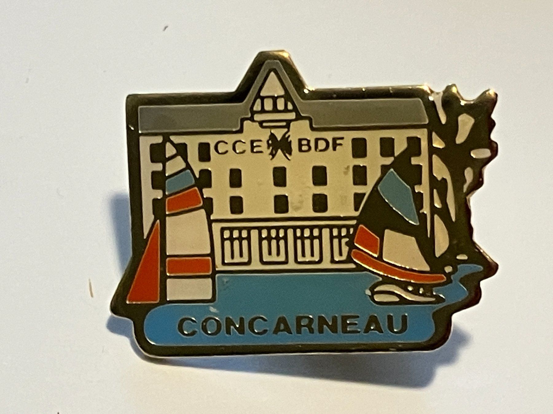 Placchette & Badge: 1 Pin Concarneau – Usato da Basel venduto da djwwpp