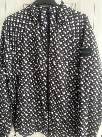 Boss Regenjacke Grösse 50