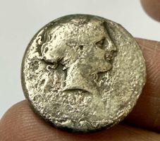 Neapolis, Campania, 325-241 BC. Silver Didrachm 6.6 Grms