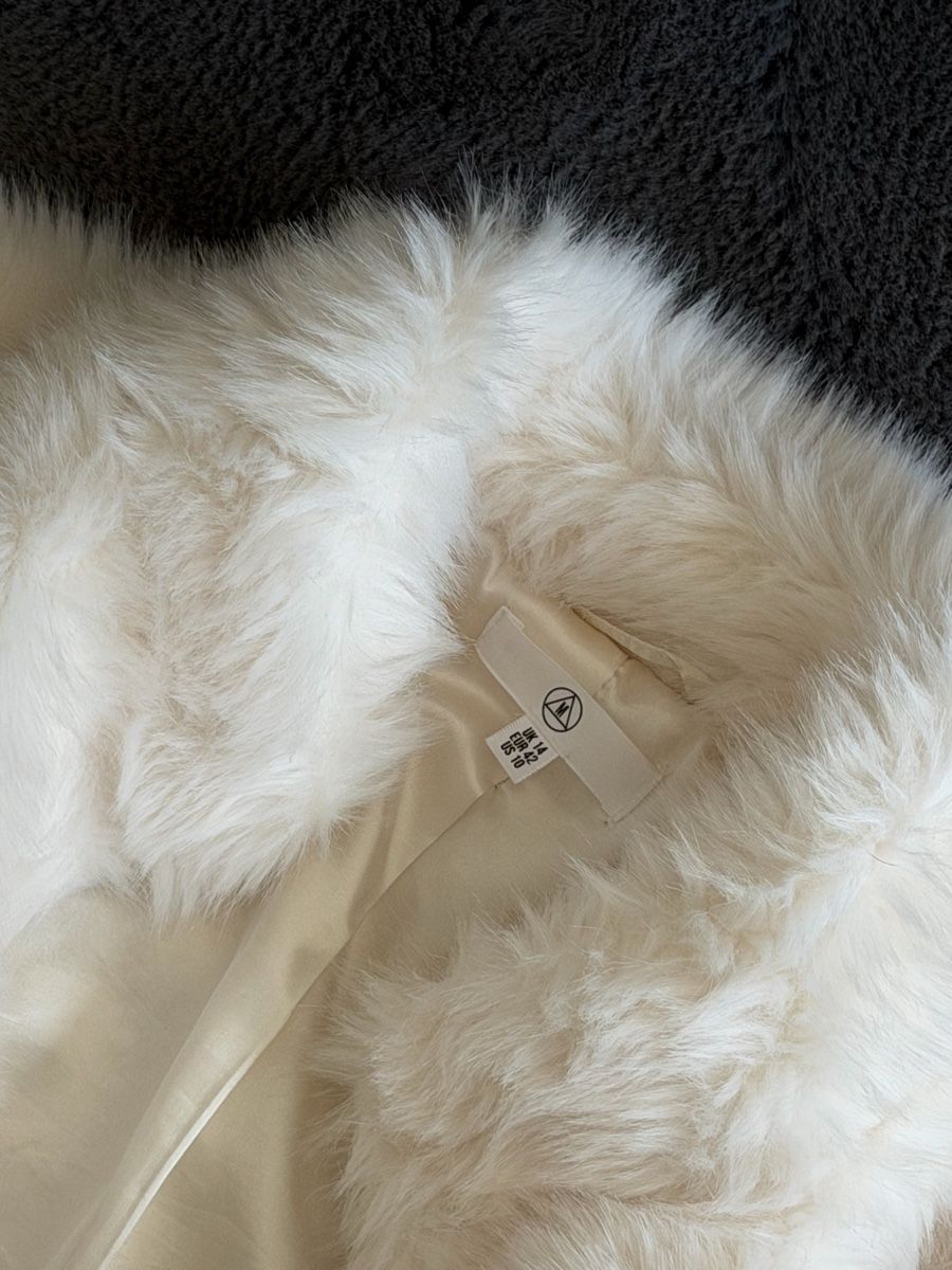 Giacche: Damen Kunstfell Jacke Creme Groesse M – Usato da Thun venduto da joel.doelii 3