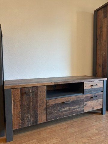 Mobili TV: Sideboard – Usato da Brione s. Minusio venduto da Katrin.Angela.01