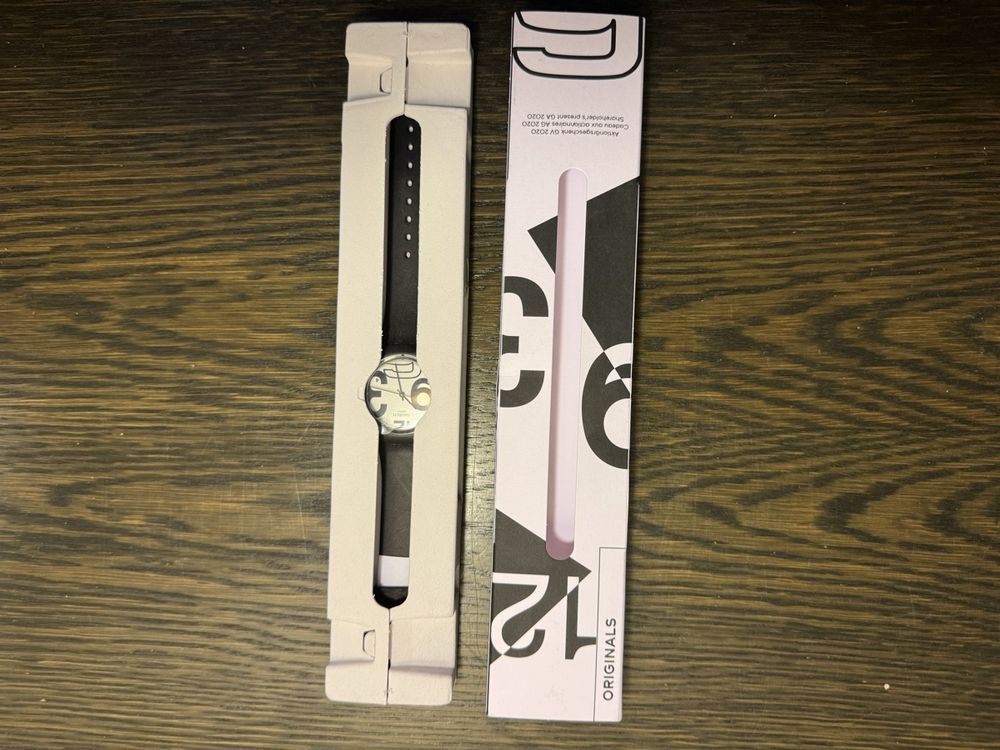 Swatch Montres: Swatch Aktionärsuhr, neu in Originalverpackung! – Neuf avec emballage d'origine à Liebefeld par lor_hmq7