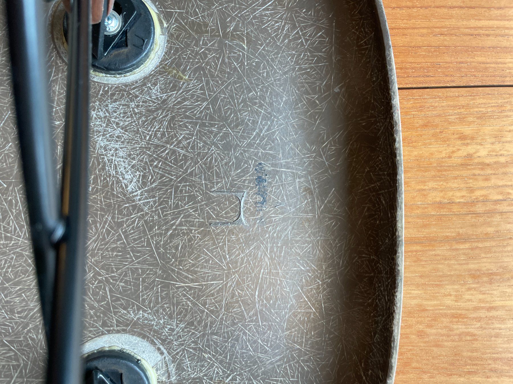 Eames Sedie: Eames Sidechair Seal brown – Usato da Bern venduto da metallbauer94 3