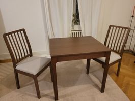 Ensemble table 2 à 6 personnes + 2 chaises