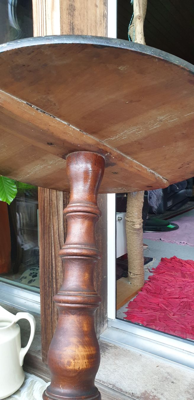Tavoli: Antikes, rundes Tischlein – Usato da Seftigen venduto da Pantera_nera62 4