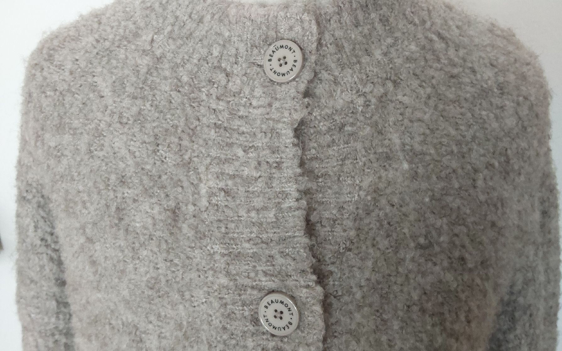 Giacche: Strickjacke Beaumont Netherlands L beige – Usato da Köniz venduto da scopello12 1