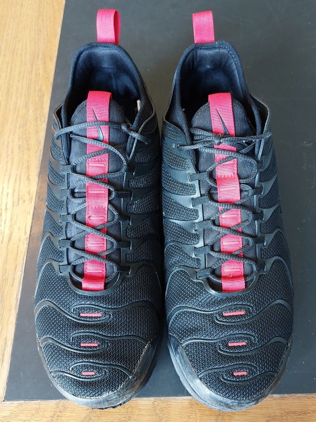 Nike Herrenschuhe: Nike TN  Air Max Plus  gr 44 schwarz – Gebraucht aus Wallisellen von  1