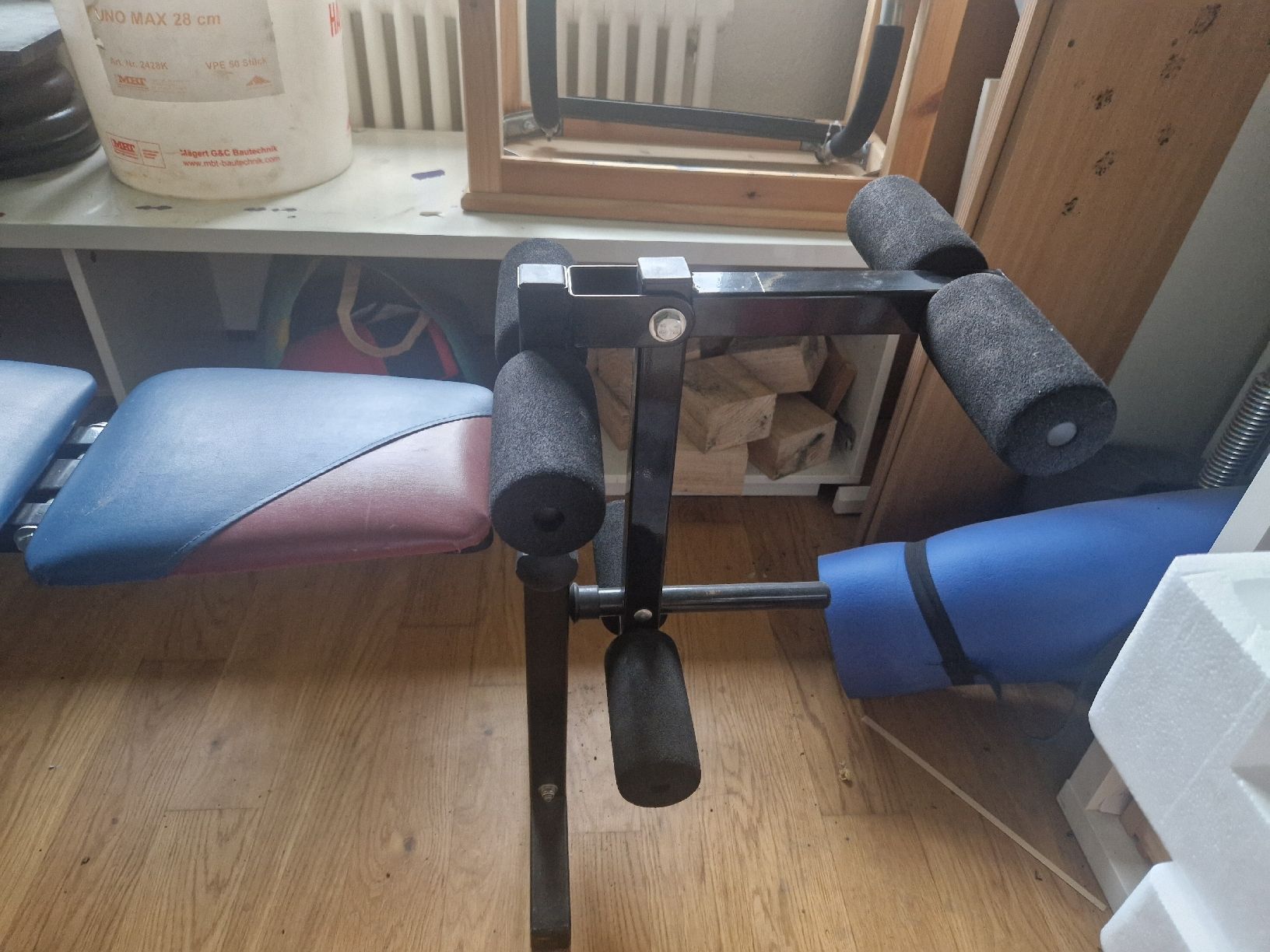 Hometrainer: multiuse Hantelbank mit viele Gewichte – Usato da Baar venduto da Fabio-99 3