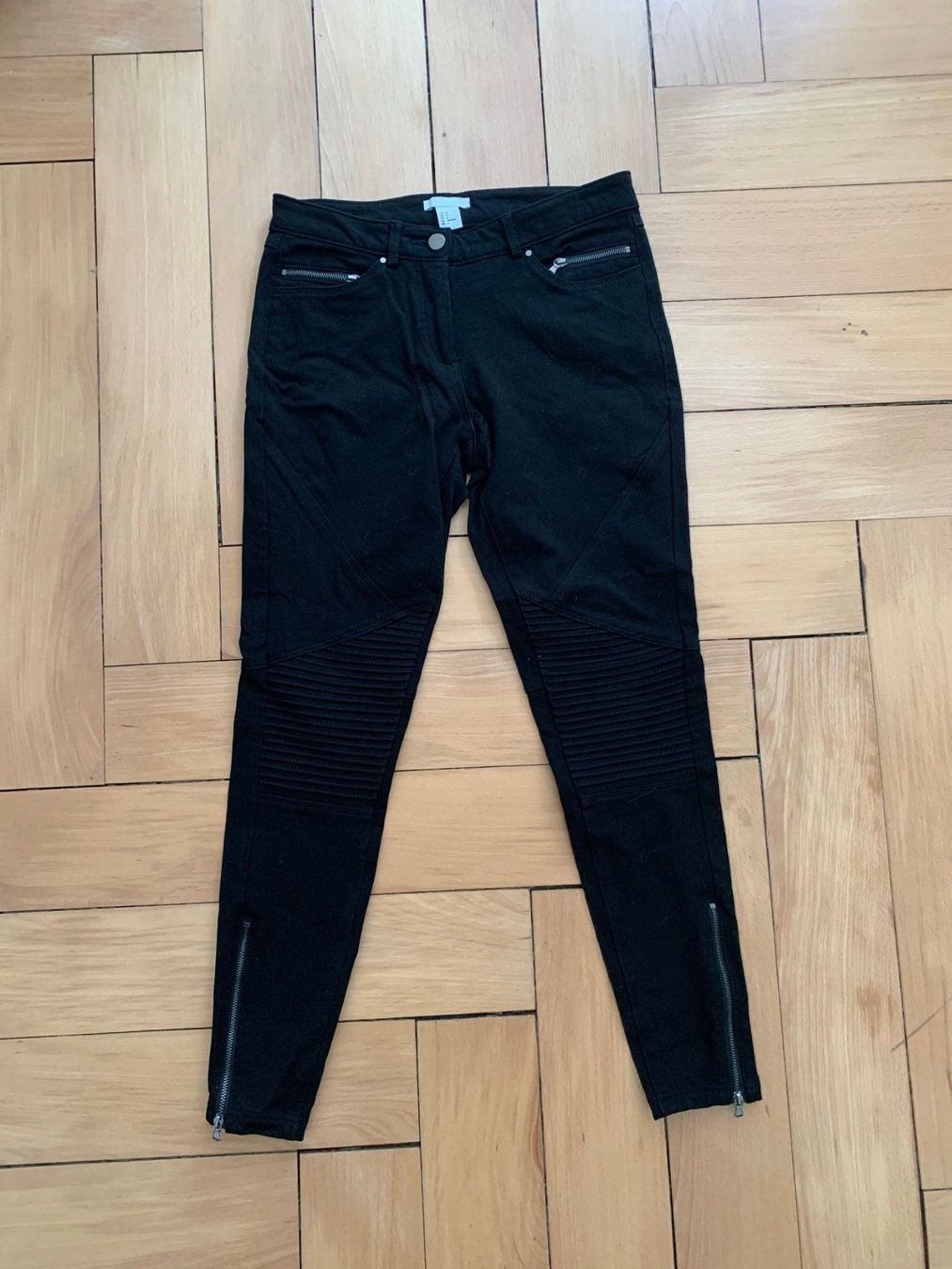 H&M Jeans: Jeanshose schwarz - 34 – Gebraucht aus Zürich von Diazaio