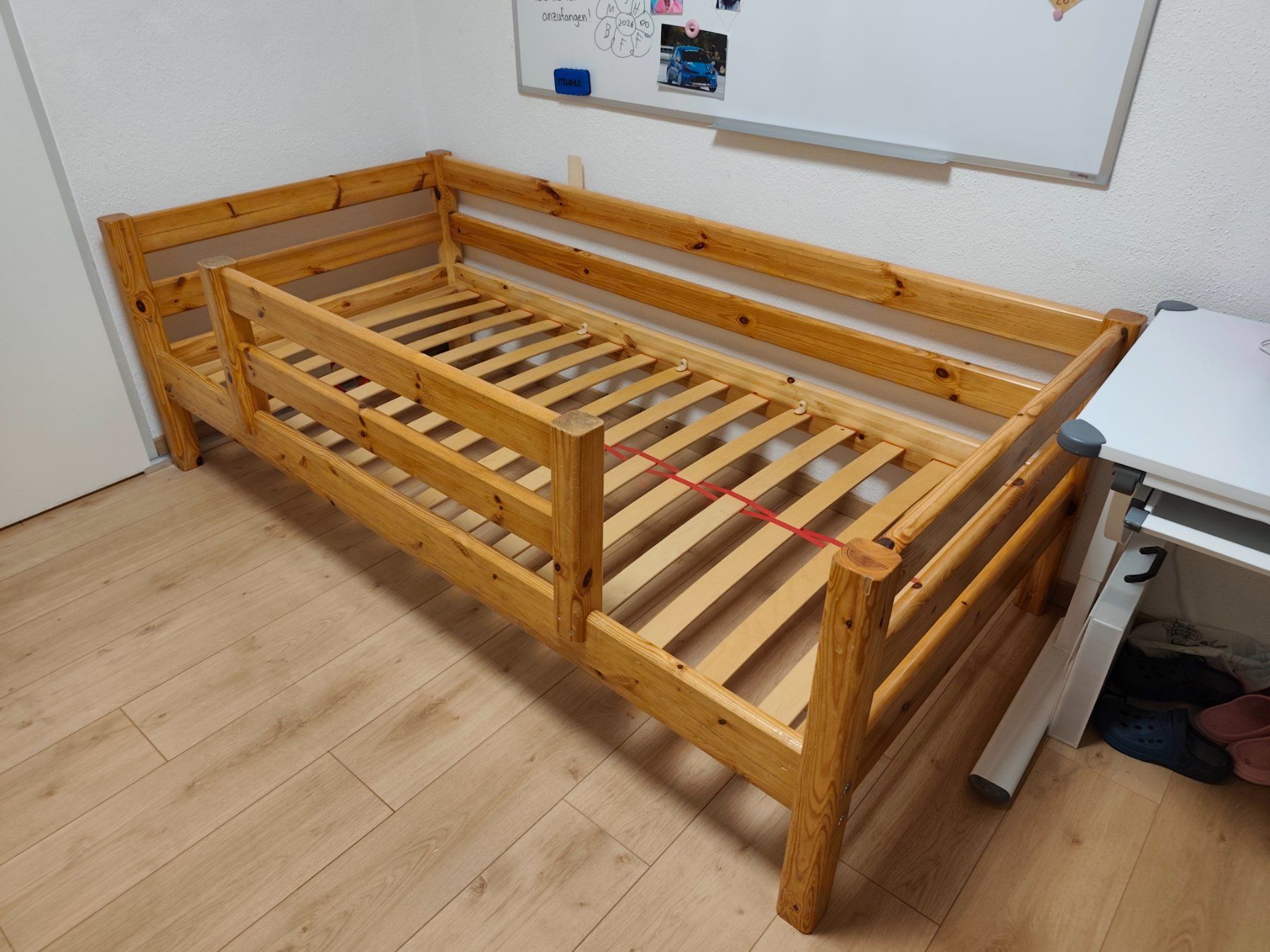 Flexa Lits: Flexa Kinderbett mit Fallschutz – D'occasion à Reitnau par rango8