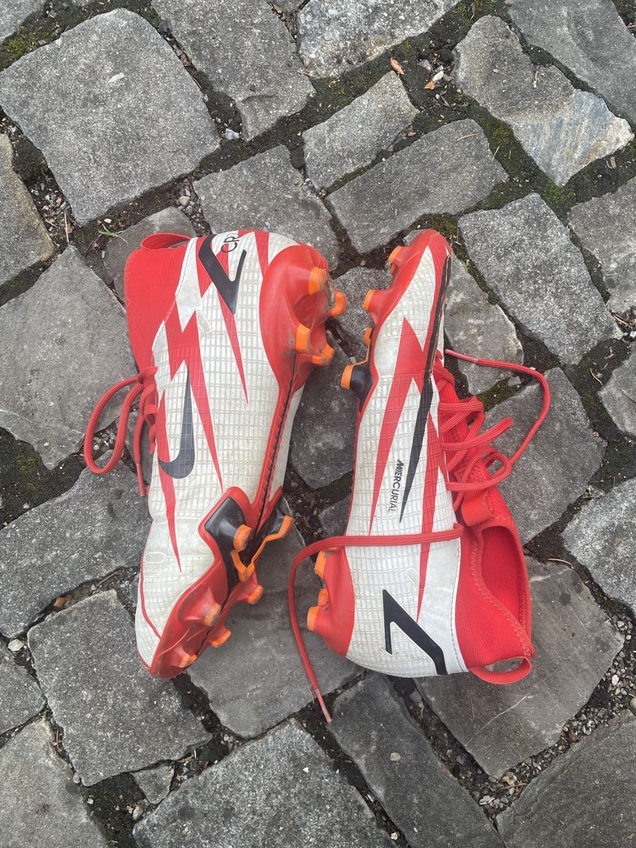 Nike Herrenschuhe: Fussballschuh, Grösse 36 – Gebraucht aus Zürich von ste_9tn9
