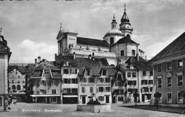 Kaffee Halle, Solothurn Klosterplatz mit Kathedrale