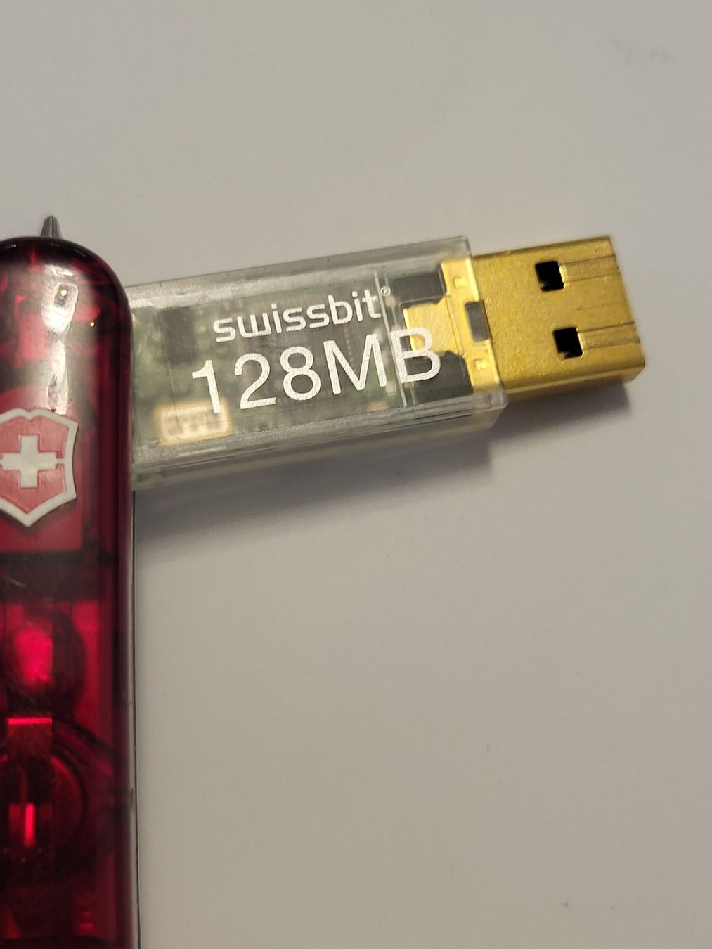 Victorinox Coltelli tascabile: Taschenmesser USB-Stick 128MB rot – Usato da nunningen venduto da mic_88k2 1