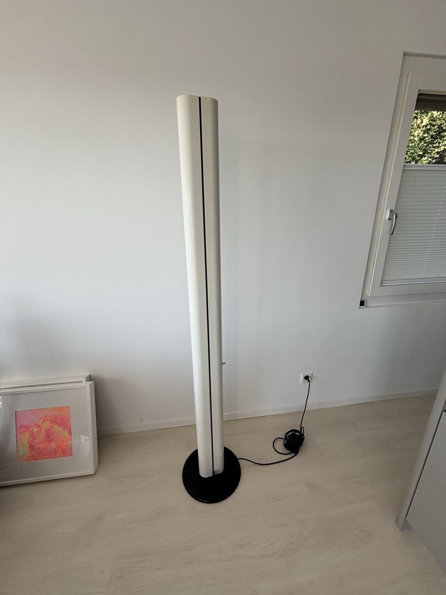 Artemide Lampade: Artemide Megaron Stehleuchte – Usato da Dietlikon venduto da Parky63 2